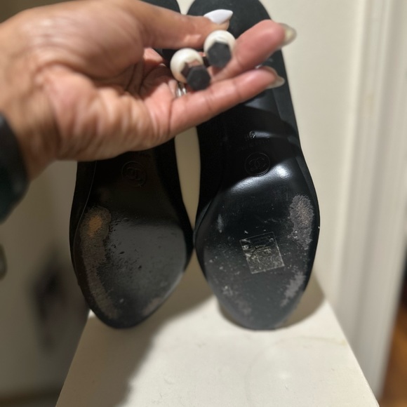 Chanel pearl pumps - Picture 3 of 4